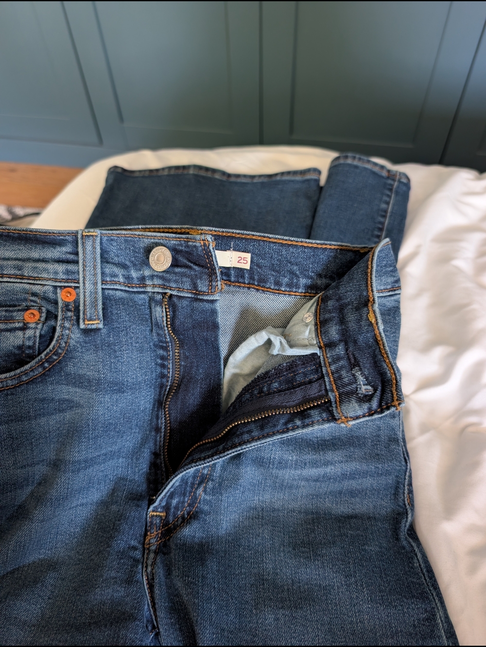 Levi's Ribcage Bell Jeans | Size W25 L32 - Picture 7 of 12